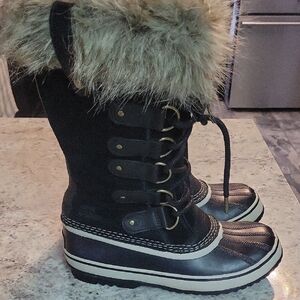 Sorel Black and Tan Waterproof Boots